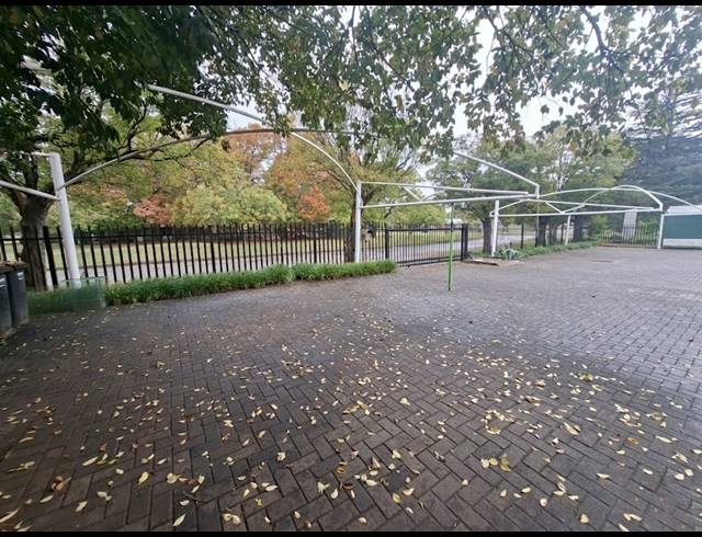 21 BEDROOM GUEST HOUSE FOR SALE IN THREE RIVERS